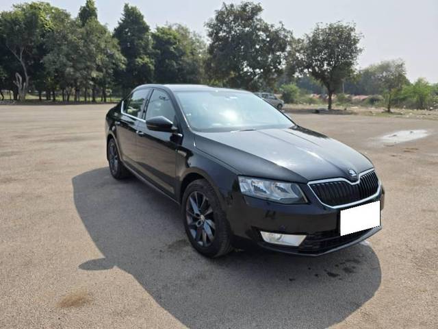 https://images10.gaadi.com/usedcar_image/4548835/original/processed_6fa02819-540e-4f8f-a0ef-d31efeef8b0d.jpg?imwidth=6400