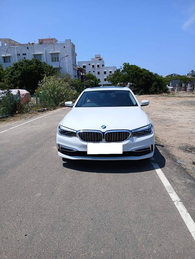 https://images10.gaadi.com/usedcar_image/4548845/original/processed_aa2416f3d648b0bba00503df440e97e7.jpg?imwidth=6400