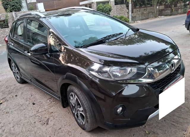 https://images10.gaadi.com/usedcar_image/4548852/original/processed_27273a594c048711bb20b9017ddc193d.jpg?imwidth=6400