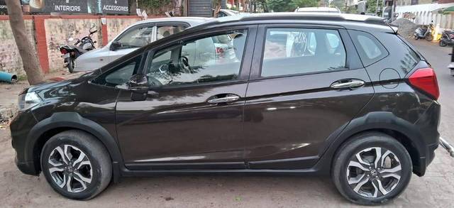 https://images10.gaadi.com/usedcar_image/4548852/original/processed_3e5108bd213b8b52a6fab1c02aba6fed.jpg?imwidth=6402