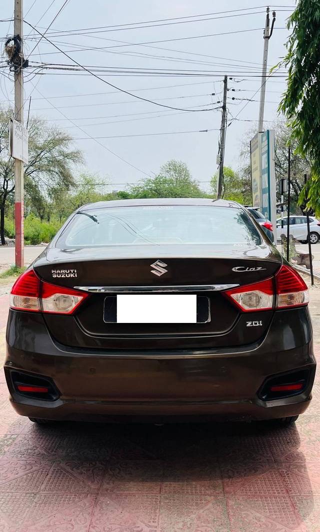 https://images10.gaadi.com/usedcar_image/4548856/original/processed_3f6434004f6cdff7ded133bfcbae4907.jpg?imwidth=6401