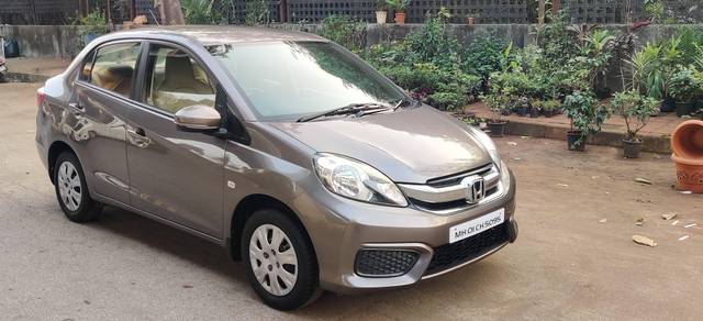 https://images10.gaadi.com/usedcar_image/4548859/original/processed_286d030e608f119679b8d46b41f6cb0b.jpg?imwidth=6400