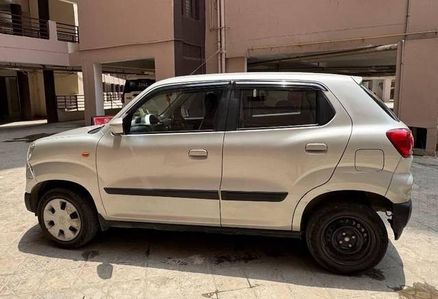https://images10.gaadi.com/usedcar_image/4548868/original/processed_f764978a-5791-43bd-a767-6186308dbeec.jpeg?imwidth=6402