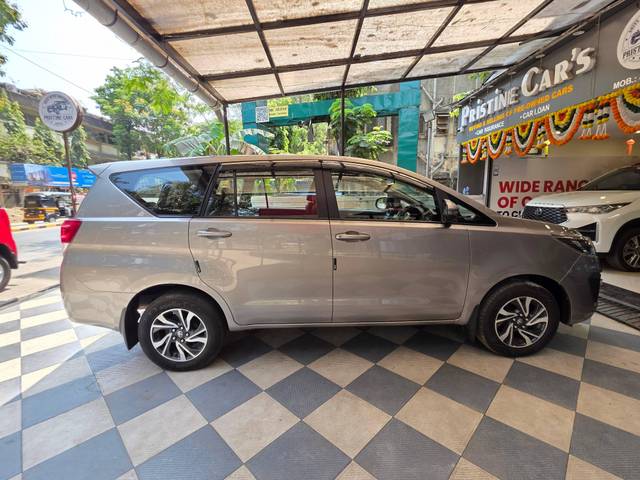 https://images10.gaadi.com/usedcar_image/4548876/original/processed_ea6ee793dc9bb4e0a6986e4458548b20.jpg?imwidth=6401
