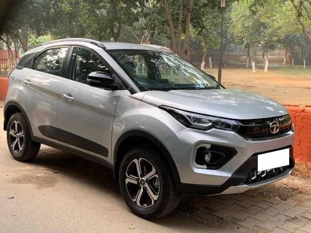 https://images10.gaadi.com/usedcar_image/4548877/original/processed_ab51a7dc-c81d-4c27-b251-8a4e2115b53b.jpeg?imwidth=6400