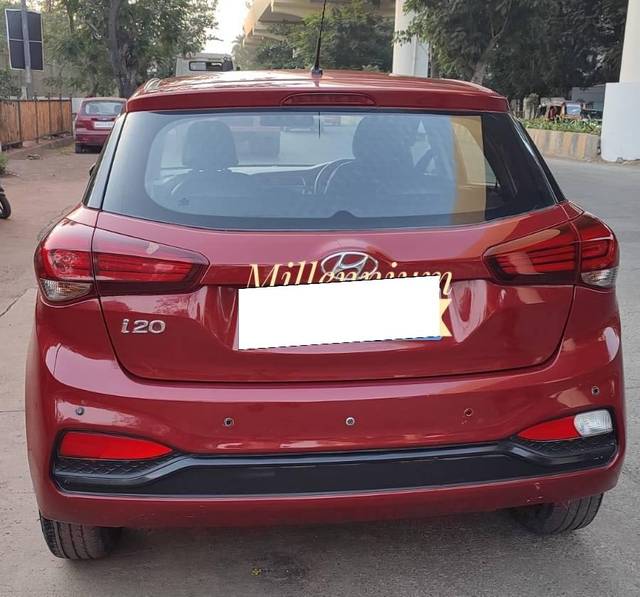 https://images10.gaadi.com/usedcar_image/4548878/original/processed_e2029e59174065dcbe44992870824f5d.jpg?imwidth=6402
