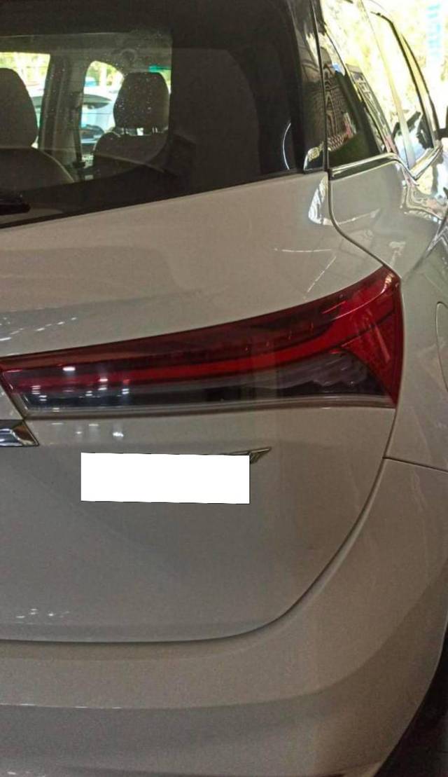 https://images10.gaadi.com/usedcar_image/4548881/original/processed_f45aa64b775b2df5cfb29b8bb626493d.jpg?imwidth=6401
