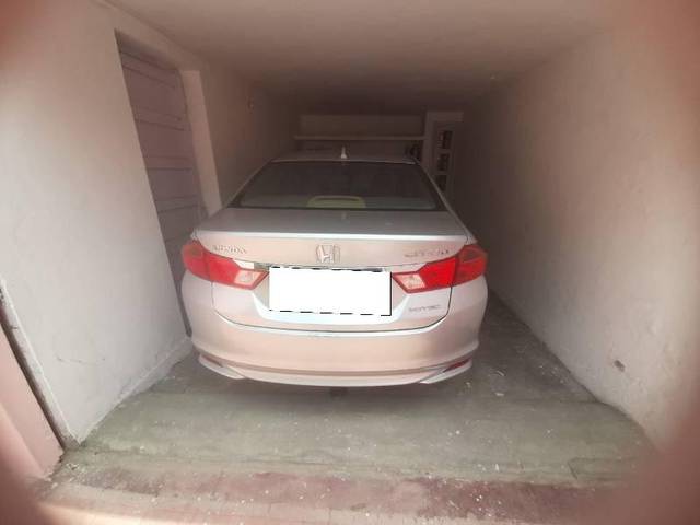 https://images10.gaadi.com/usedcar_image/4548897/original/processed_7632a380-a354-439e-8aba-0910a9746ecb.jpg?imwidth=6400