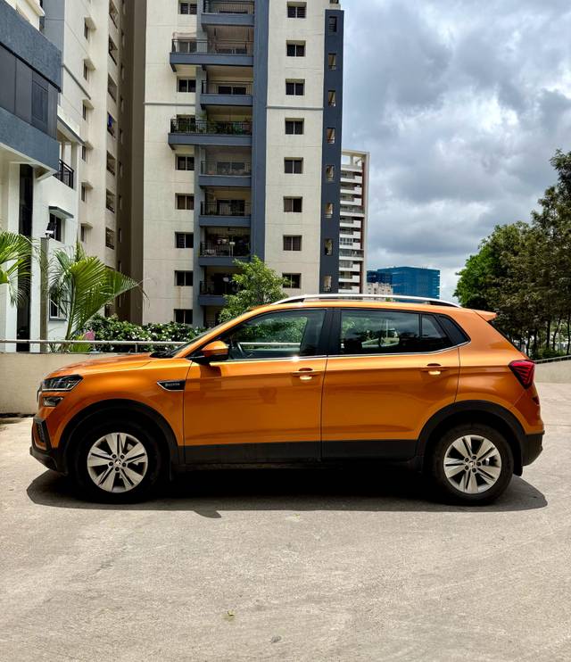 https://images10.gaadi.com/usedcar_image/4548931/original/processed_0e97cd825ce5c251014c54886c057f16.jpg?imwidth=6402