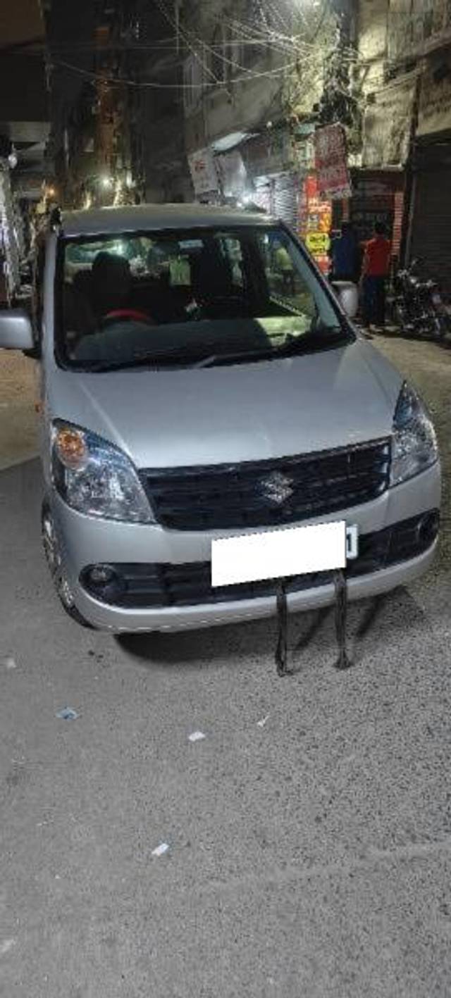 https://images10.gaadi.com/usedcar_image/4548932/original/processed_fa997d17-0391-4458-9549-0eb2ea0ce75f.jpg?imwidth=6402