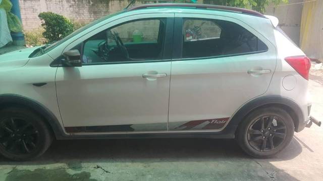 https://images10.gaadi.com/usedcar_image/4548940/original/processed_599db9bf-72fa-48fa-af35-2b747e04c21f.jpeg?imwidth=6402