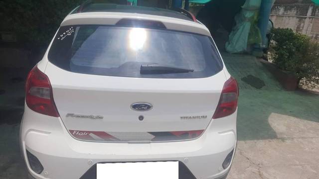https://images10.gaadi.com/usedcar_image/4548940/original/processed_d841327e-662f-46b3-b28a-8b63f8a6f1d2.jpeg?imwidth=6401