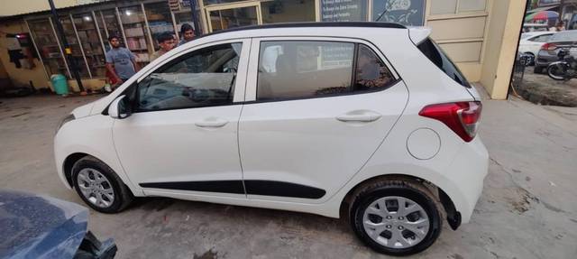 https://images10.gaadi.com/usedcar_image/4548941/original/processed_e8e0629d-5e34-4970-80ae-78e5dd0578ec.jpeg?imwidth=6402