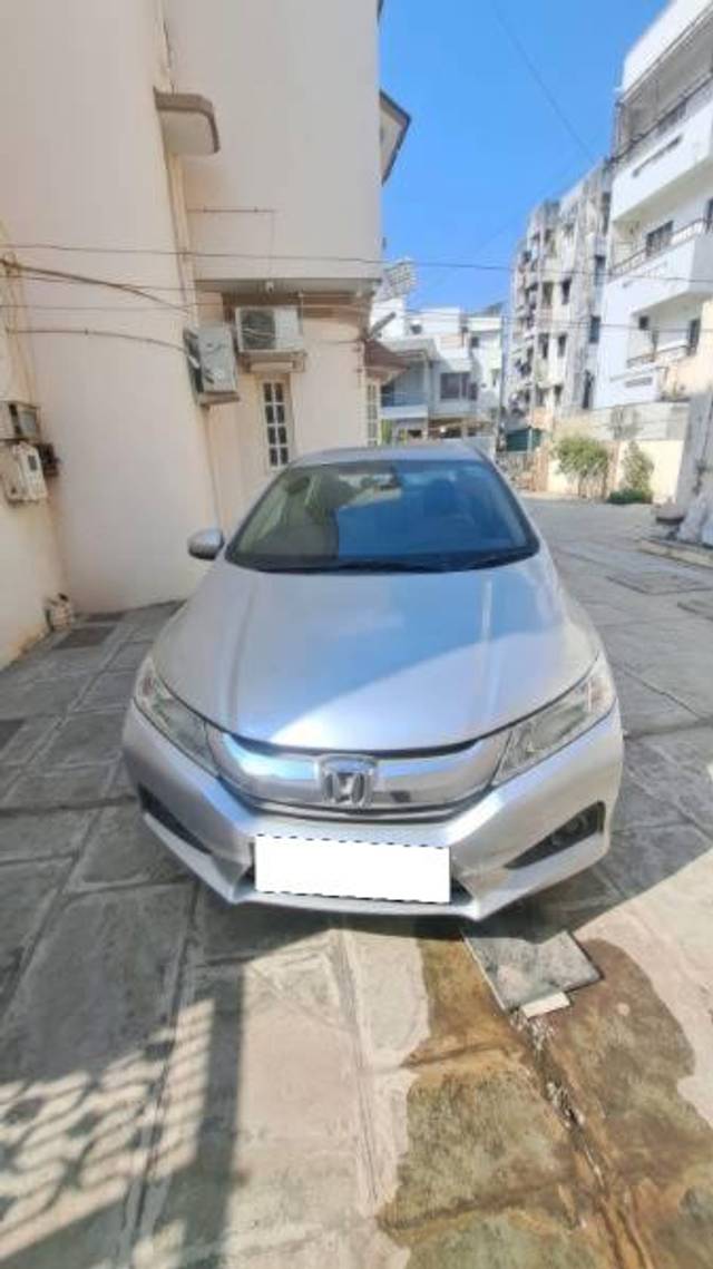 https://images10.gaadi.com/usedcar_image/4548946/original/processed_af02a1c6-e0d1-46b6-8fdc-6b0d9a5d48af.jpg?imwidth=6400