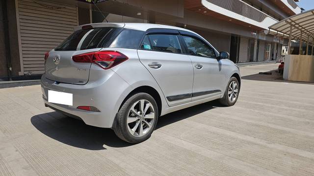 https://images10.gaadi.com/usedcar_image/4548956/original/processed_c15bd4bcbab315342c53be14c5ecdfb3.jpg?imwidth=6402