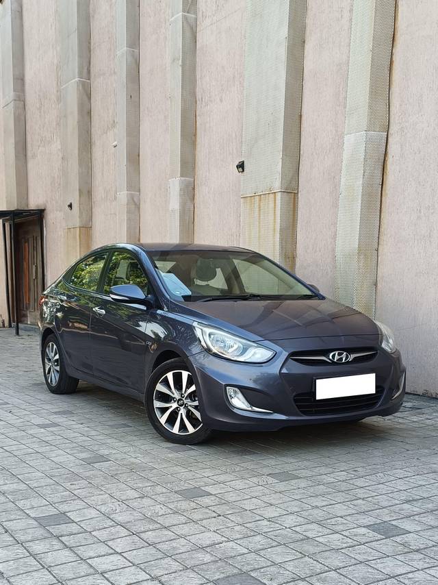 https://images10.gaadi.com/usedcar_image/4548961/original/processed_55fac93af8ce565a37d70ca68bd94813.jpg?imwidth=6400