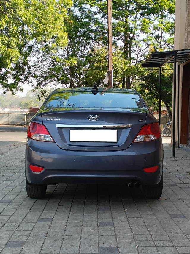 https://images10.gaadi.com/usedcar_image/4548961/original/processed_a61a856d3eb5e98d9dd7a5a76cf948e0.jpg?imwidth=6402
