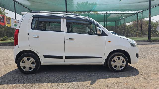 https://images10.gaadi.com/usedcar_image/4548968/original/processed_66f3ec8819725d8f61f825c9162f1c00.jpg?imwidth=6401