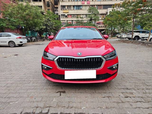 https://images10.gaadi.com/usedcar_image/4548969/original/processed_49cdaa27-86cb-4564-aa40-eab2efb158ae.jpg?imwidth=6400