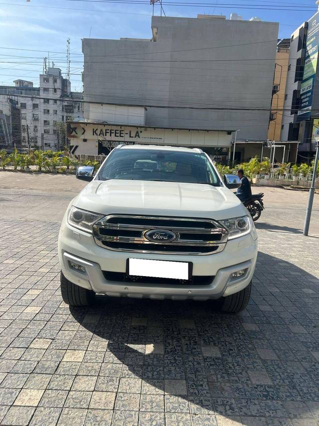 https://images10.gaadi.com/usedcar_image/4548970/original/processed_1623142b5d47480612503fa6b904d84a.jpg?imwidth=6400