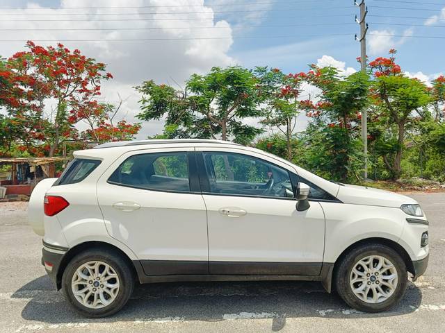 https://images10.gaadi.com/usedcar_image/4548973/original/6648b3f35648f9c5b41cb37af92379c6.jpg?imwidth=6401