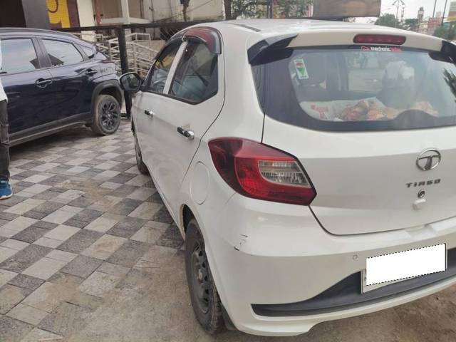 https://images10.gaadi.com/usedcar_image/4548974/original/processed_acba0c53-6e91-4793-b5df-3cc211b5c535.jpg?imwidth=6402