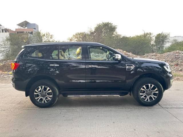 https://images10.gaadi.com/usedcar_image/4548980/original/6cb49c6f0d3a21c1e0c564d67e928229.jpg?imwidth=6401