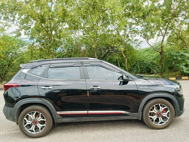 https://images10.gaadi.com/usedcar_image/4548984/original/processed_833b4ebfb7f91cfb2df35734314a74f0.jpg?imwidth=6401