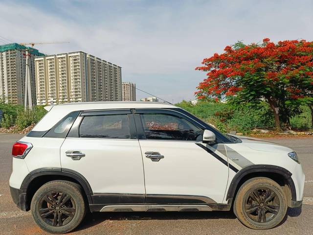 https://images10.gaadi.com/usedcar_image/4548999/original/processed_537490fa00140bf80473ed6599b77a68.jpg?imwidth=6401