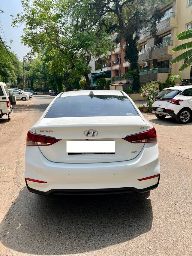 https://images10.gaadi.com/usedcar_image/4549002/original/processed_06c986f2e786fa57134d813a50b40fd7.jpeg?imwidth=6401