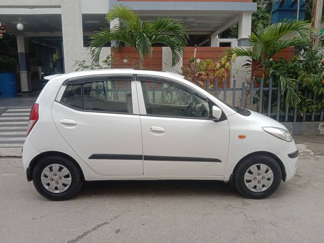 https://images10.gaadi.com/usedcar_image/4549007/original/b020719c4a047175ca6b5ef4d6dc832b.jpg?imwidth=6401