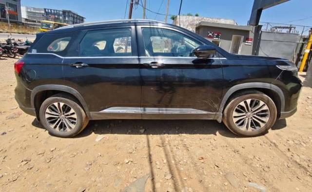 https://images10.gaadi.com/usedcar_image/4549010/original/processed_106e5e80-92d1-4fcc-b0b7-6c8f06734ee1.jpg?imwidth=6401