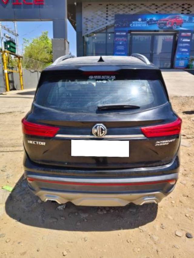 https://images10.gaadi.com/usedcar_image/4549010/original/processed_ee5f82a4-4191-460a-acd5-0894c9066185.jpg?imwidth=6402