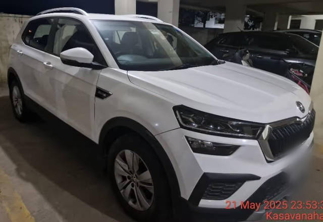 https://images10.gaadi.com/usedcar_image/4549018/original/27394830-81d5-4703-862c-52dfe14561a2.?imwidth=6400