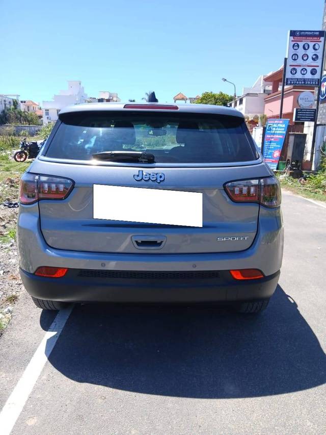 https://images10.gaadi.com/usedcar_image/4549021/original/processed_5bb8c59cdf6de13ac6f252210127fcf3.jpg?imwidth=6402