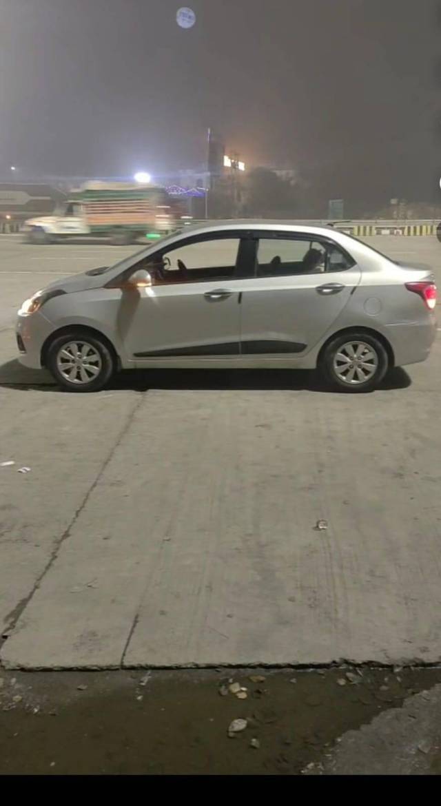 https://images10.gaadi.com/usedcar_image/4549050/original/processed_ad4bd3ab-0e16-4dc6-af7c-4835a0685885.jpg?imwidth=6400