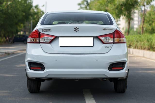 https://images10.gaadi.com/usedcar_image/4549074/original/processed_530e5162a0f76a52ca995649d6aada34.jpg?imwidth=6402