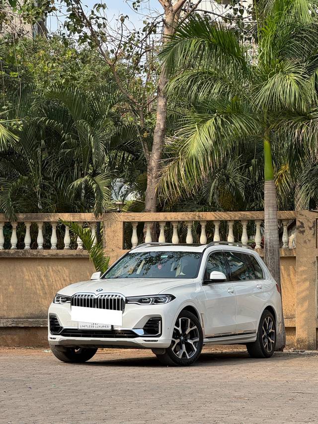 https://images10.gaadi.com/usedcar_image/4549079/original/processed_a759959716a7fb494bc53746fd5ea284.jpg?imwidth=6400