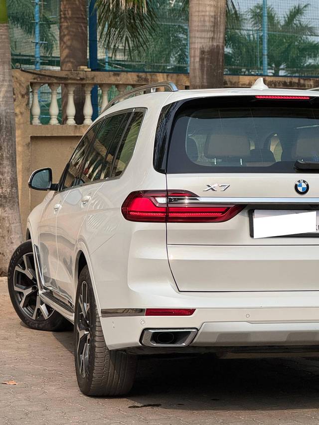https://images10.gaadi.com/usedcar_image/4549079/original/processed_da0d9566e3b4100cf53aa24dd1282506.jpg?imwidth=6401