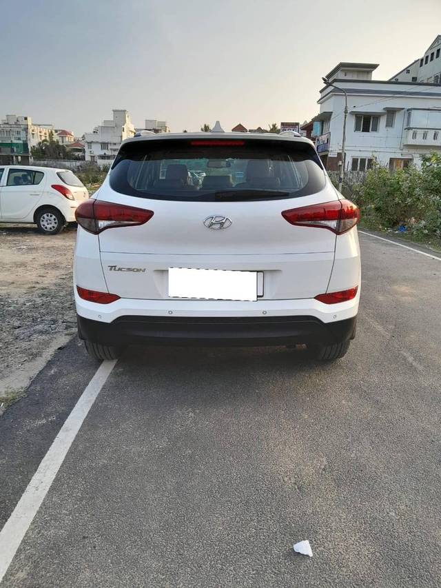 https://images10.gaadi.com/usedcar_image/4549094/original/processed_8ce2681cfc94ac13289d3b8b4ee5dea5.jpg?imwidth=6402