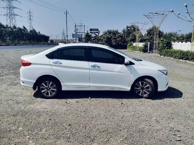 https://images10.gaadi.com/usedcar_image/4549095/original/processed_3b4affde-3ec2-47af-a1e4-b71ea3dc9e7e.jpeg?imwidth=6400