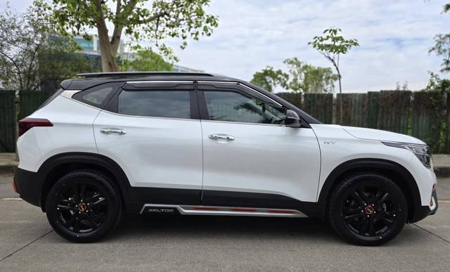 https://images10.gaadi.com/usedcar_image/4549101/original/processed_23c46c62c45cc1bc671e071abf51db79.jpg?imwidth=6401