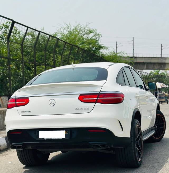 https://images10.gaadi.com/usedcar_image/4549103/original/processed_1bd95de2707423a8ccbc0375334de988.jpg?imwidth=6401