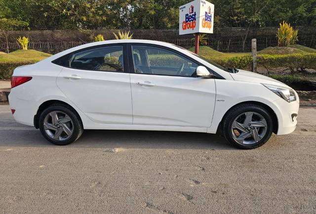 https://images10.gaadi.com/usedcar_image/4549130/original/processed_4864a303-60c9-4a12-97d7-654afef58ecd.jpg?imwidth=6401