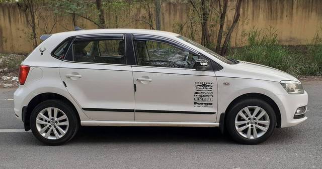 https://images10.gaadi.com/usedcar_image/4549133/original/processed_132340daa15dbbba4904ea39157767f5.jpg?imwidth=6401