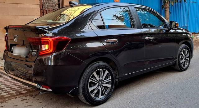 https://images10.gaadi.com/usedcar_image/4549138/original/processed_fd1821653965f2529e1960d07b36b7f0.jpg?imwidth=6401