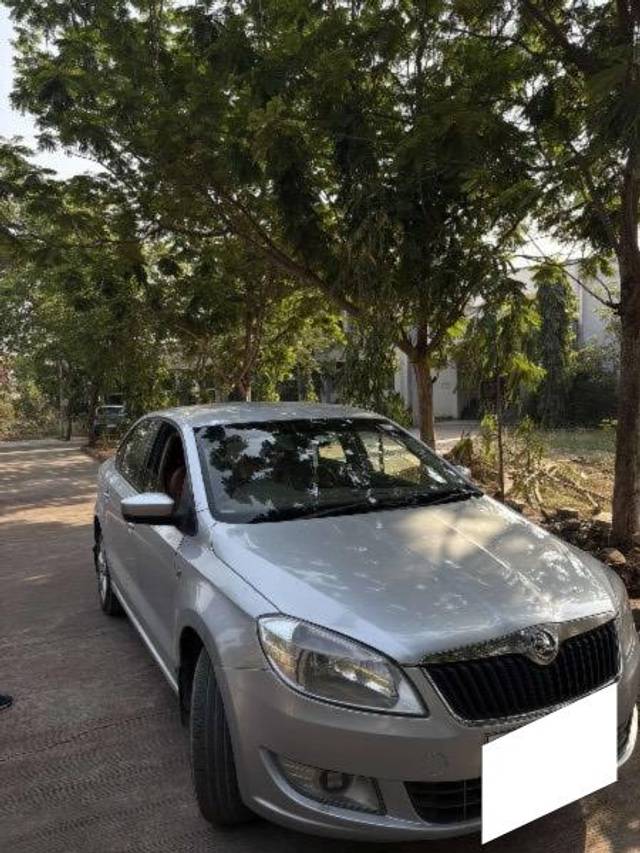 https://images10.gaadi.com/usedcar_image/4549142/original/processed_1dd5f2a0-38a0-4b49-96bc-4b46bb2d0efa.jpeg?imwidth=6400