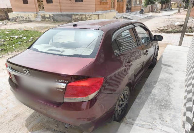 https://images10.gaadi.com/usedcar_image/4549164/original/293127c2-7671-48f9-9f9b-02a0969c39fc.?imwidth=6401