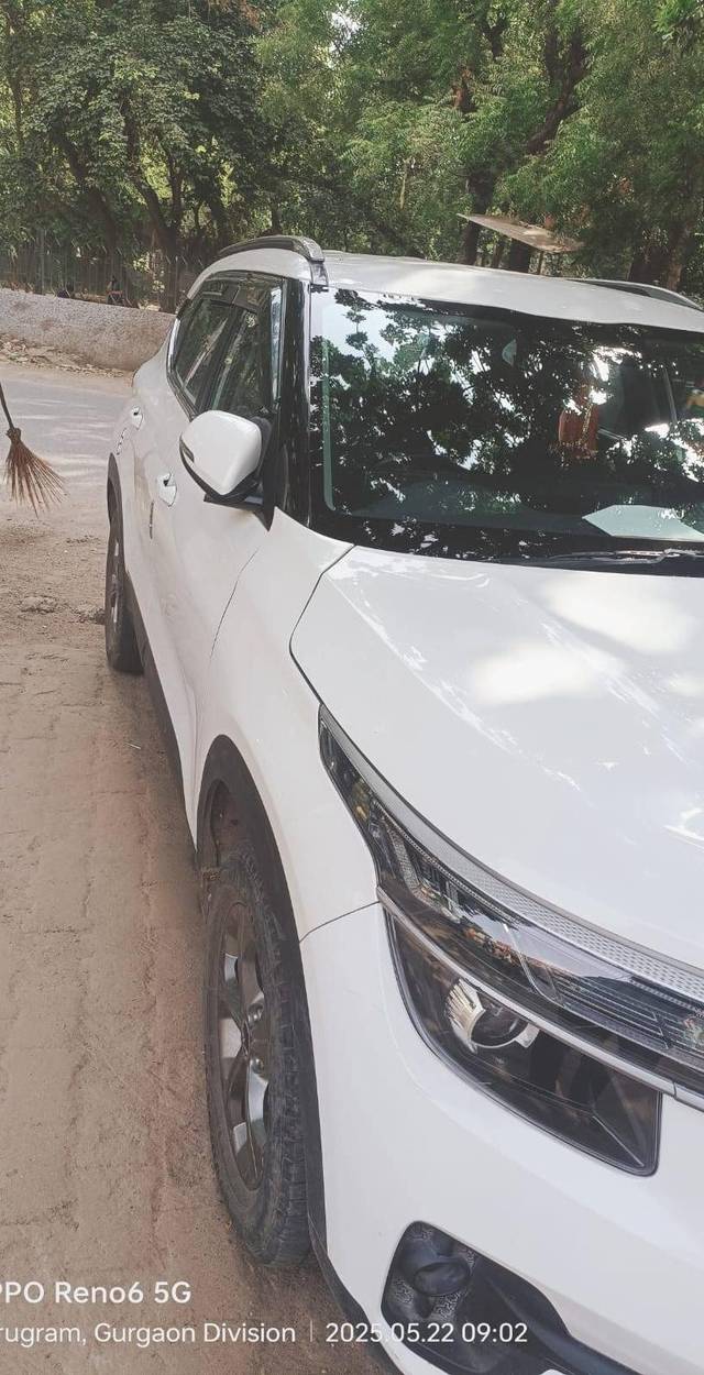 https://images10.gaadi.com/usedcar_image/4549169/original/processed_8b84457e-6f20-4f63-a837-5815c1a7d32a.jpg?imwidth=6401