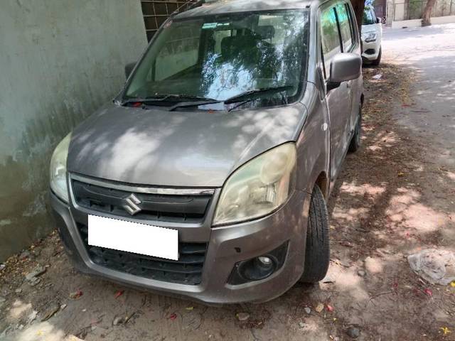 https://images10.gaadi.com/usedcar_image/4549174/original/processed_819b8621-0fc9-4444-a5c6-e9ffbf99847c.jpg?imwidth=6402